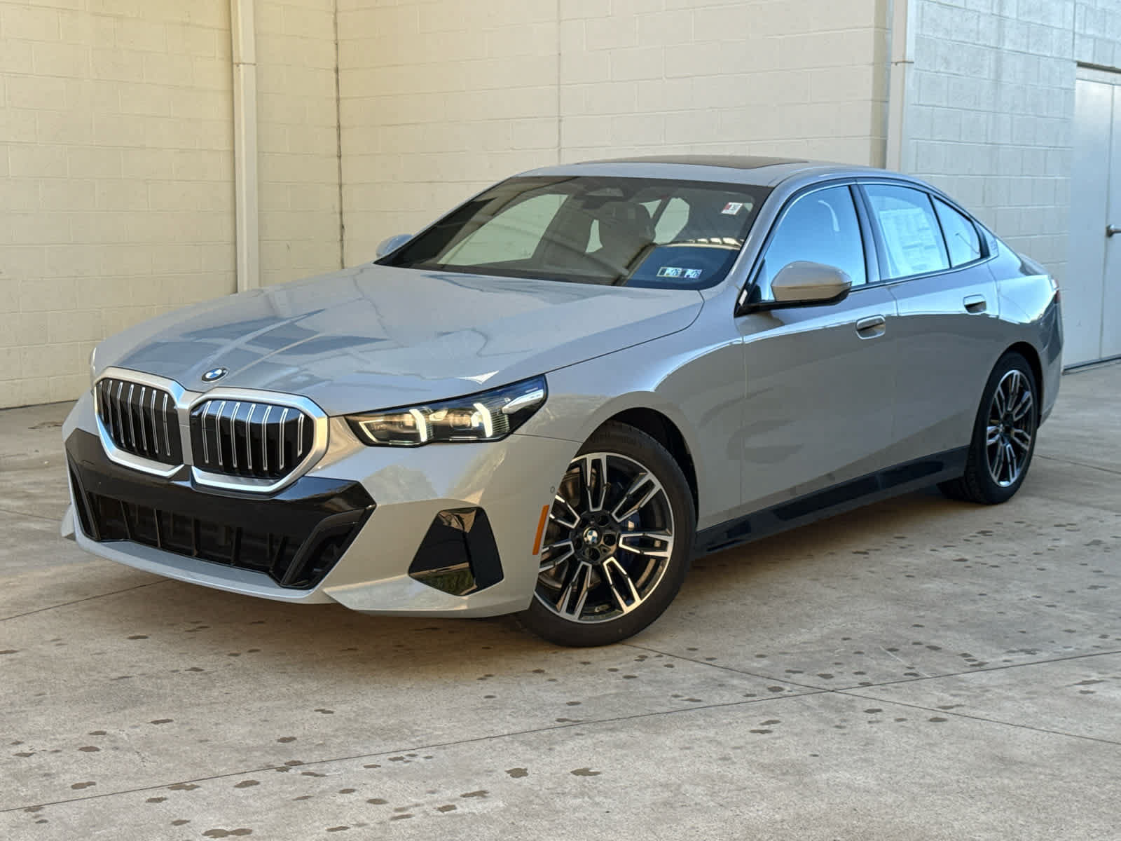 Used 2026 BMW 530i xDrive w/ M Sport Package AWD/4WD image 1