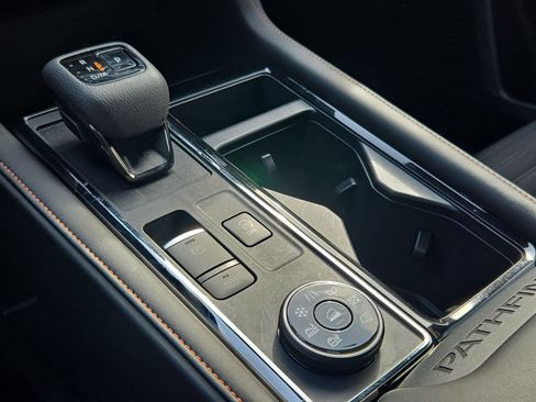 Used 2025 Nissan Pathfinder Rock Creek image 25