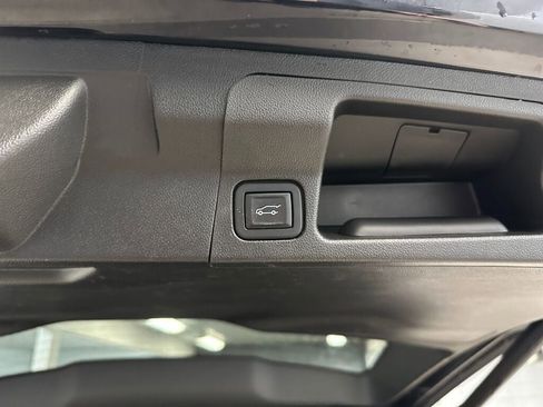 Certified 2022 GMC Acadia SLE w/ Driver Convenience Package image 26