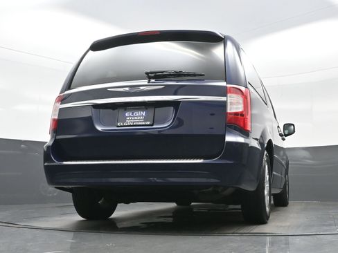 Used 2012 Chrysler Town & Country Touring-L w/ Entertainment Group #2 FWD image 31