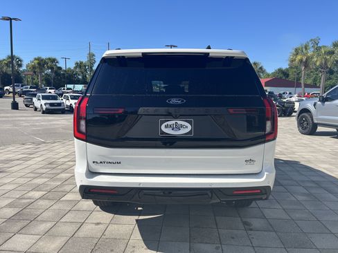 New 2026 Ford Expedition Platinum w/ Stealth Appearance Package AWD/4WD image 5