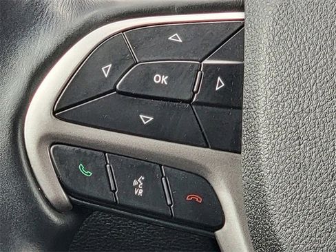 Certified 2018 Jeep Grand Cherokee Altitude image 33