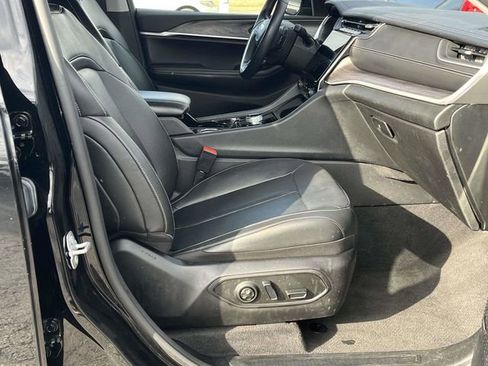 Used 2022 Jeep Grand Cherokee L Limited image 25