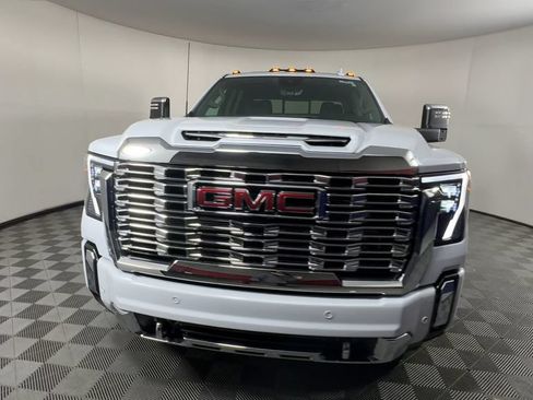 New 2026 GMC Sierra 2500 Denali w/ Denali Reserve Package AWD/4WD image 3