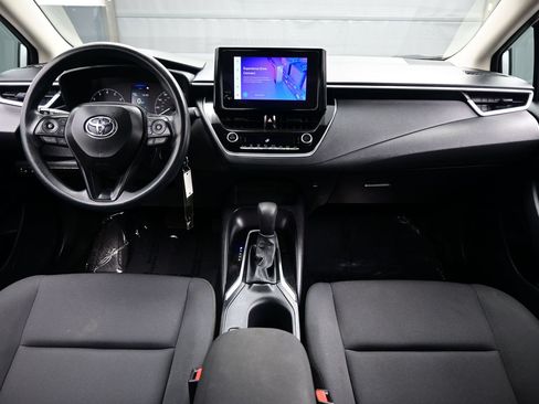 Used 2025 Toyota Corolla LE FWD image 16