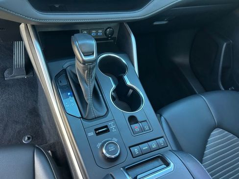 Used 2022 Toyota Highlander XSE AWD/4WD image 31