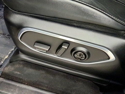 Used 2023 Jeep Wagoneer 4WD image 11