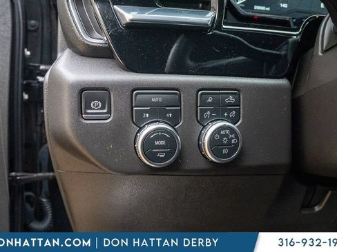 Used 2025 GMC Sierra 1500 SLT AWD/4WD image 14