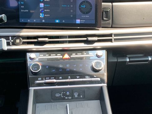 Certified 2024 Hyundai Santa Fe SEL AWD/4WD image 18