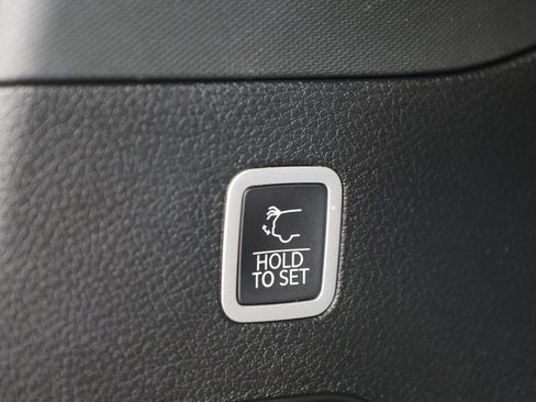 Used 2023 Jeep Wagoneer 4WD image 9