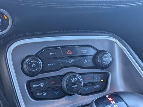 Used 2020 Dodge Challenger SXT w/ Plus Package image 20