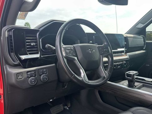 Certified 2022 Chevrolet Silverado 1500 LT Trail Boss w/ LT Trail Boss Premium Package AWD/4WD image 16