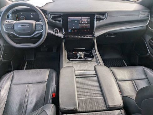 Certified 2024 Jeep Wagoneer L Series II RWD image 16