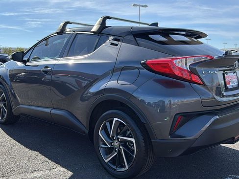 Used 2022 Toyota C-HR Limited image 5
