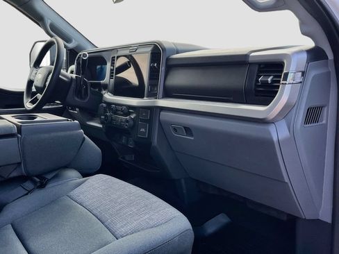 Used 2025 Ford F250 XLT w/ Black Appearance Package AWD/4WD image 30