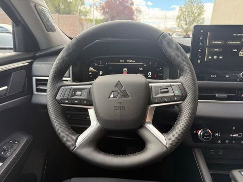 New 2026 Mitsubishi Outlander SE AWD/4WD image 8