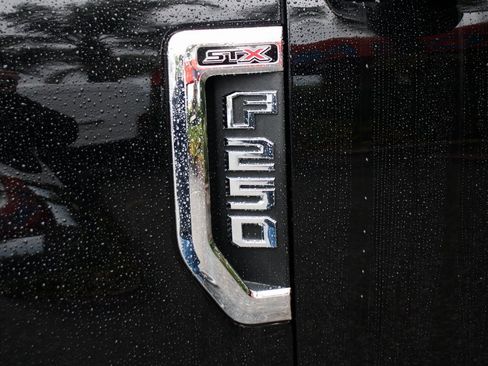 Used 2022 Ford F250 XL w/ STX Appearance Package image 45