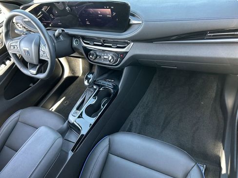 Used 2024 Buick Envista Sport Touring w/ Convenience II Package FWD image 29