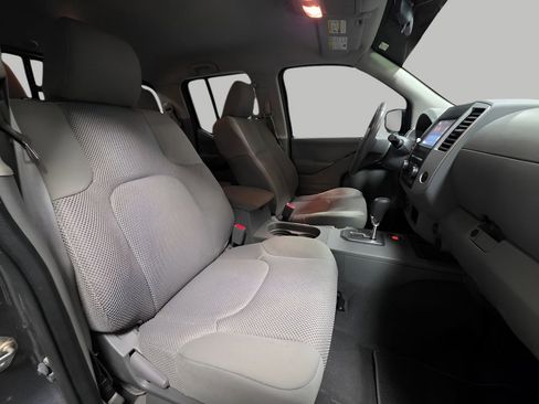 Used 2020 Nissan Frontier SV w/ SV Utility Package AWD/4WD image 9