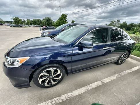 Used 2016 Honda Accord EX image 4