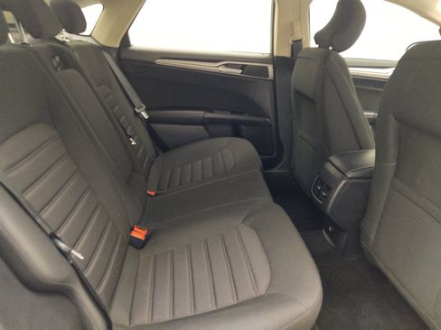Used 2019 Ford Fusion SE FWD image 19