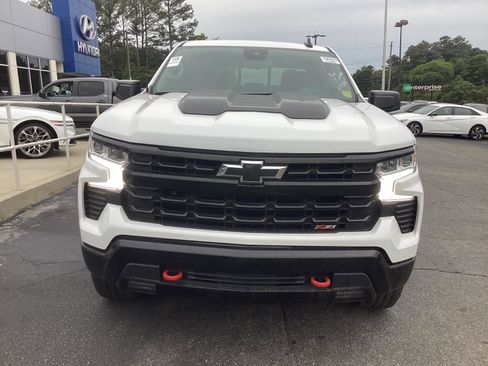 Used 2024 Chevrolet Silverado 1500 LT Trail Boss w/ Convenience Package II AWD/4WD image 3