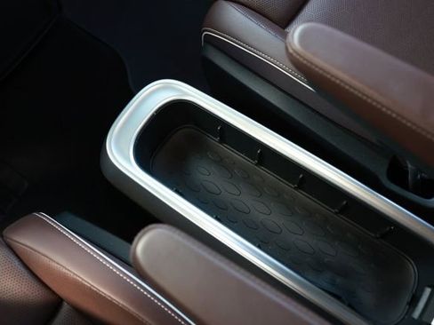 Used 2025 Volkswagen ID. Buzz Pro S RWD image 47
