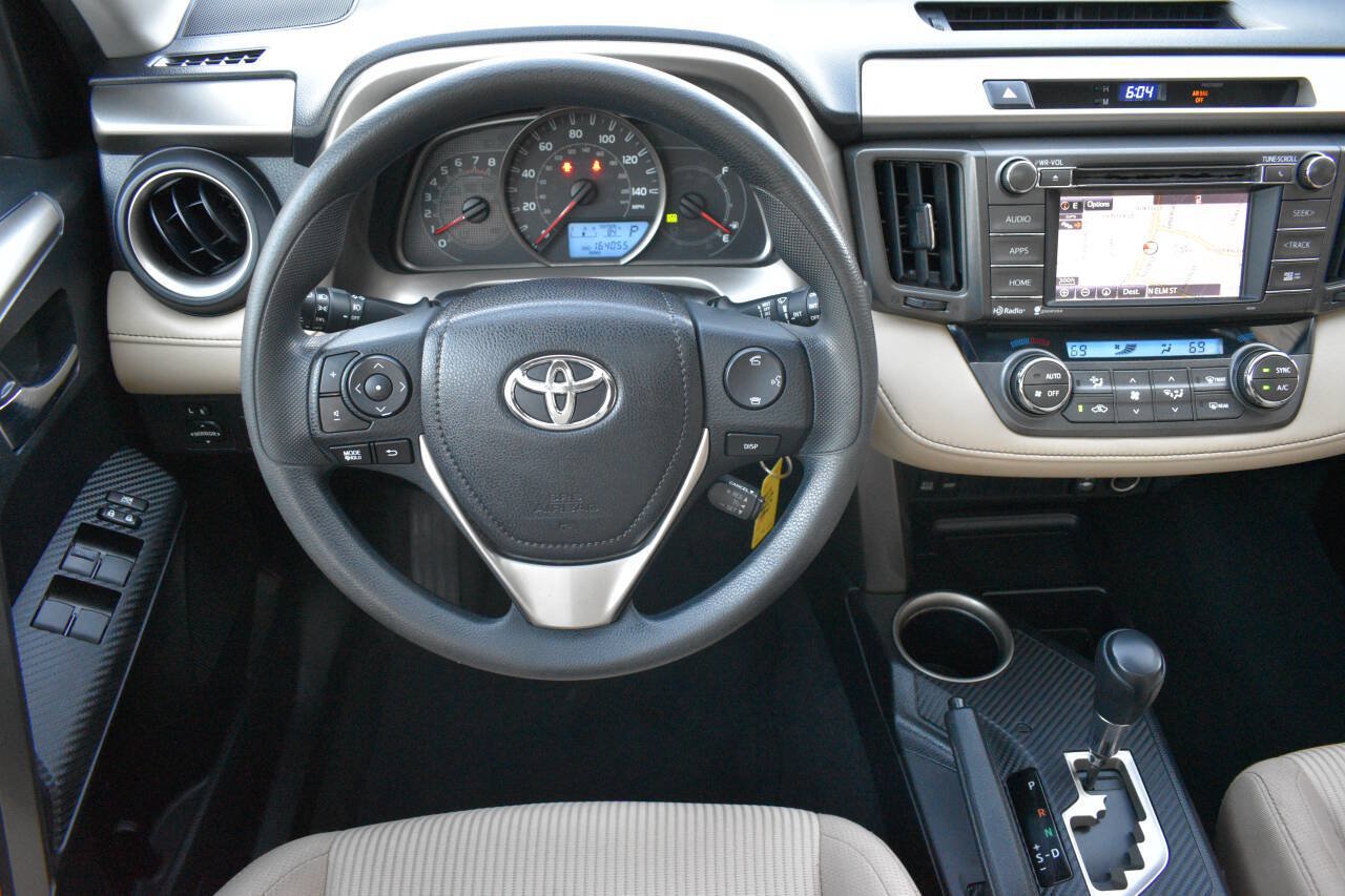 Used 2015 Toyota RAV4 XLE FWD image 15