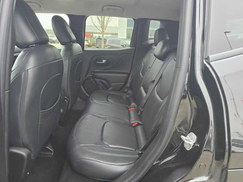 Used 2018 Jeep Renegade Altitude image 16