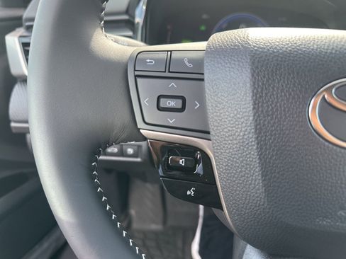 Used 2026 Toyota Camry SE image 6