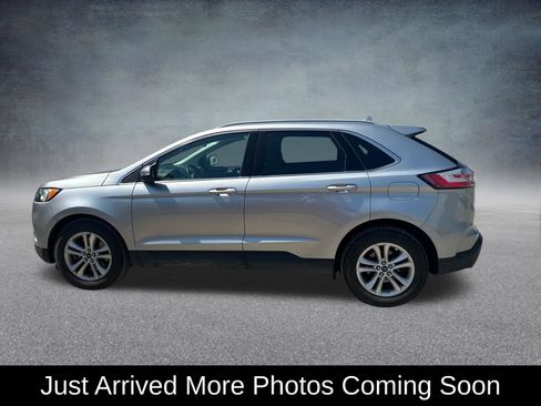 Used 2020 Ford Edge SEL w/ Cold Weather Package AWD/4WD image 3