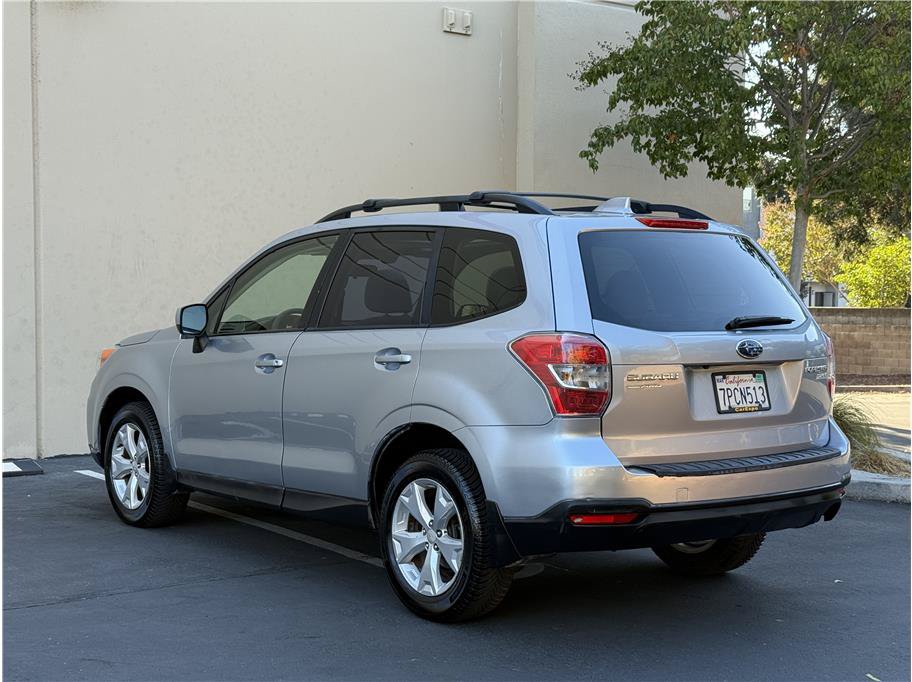 Used 2016 Subaru Forester 2.5i Premium AWD/4WD image 4