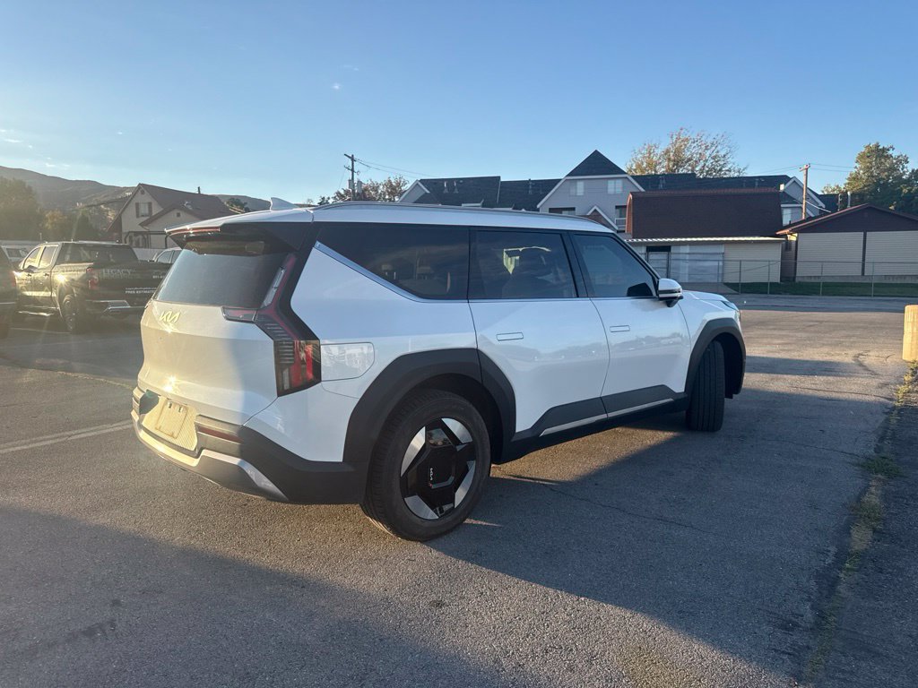 Used 2024 Kia EV9 Wind AWD/4WD image 4