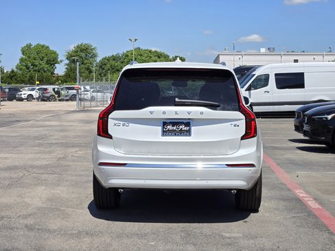 New 2025 Volvo XC90 T8 Plus w/ Protection Package Premier image 8