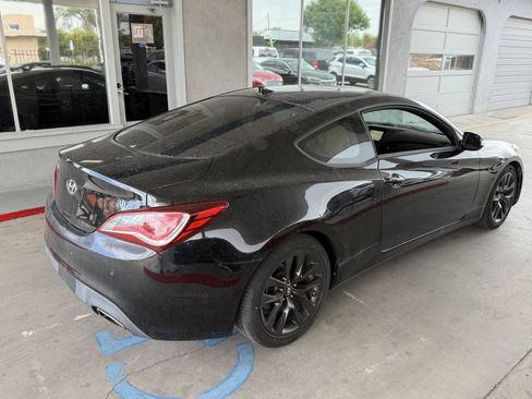 Used 2013 Hyundai Genesis 3.8 RWD image 8