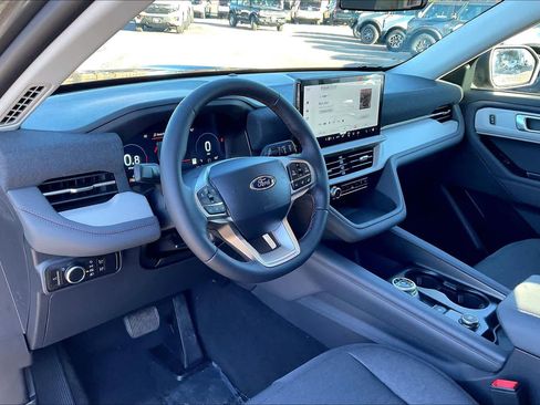 New 2026 Ford Explorer Active image 8