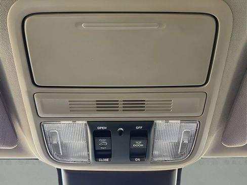 Used 2024 Honda Odyssey EX-L image 16