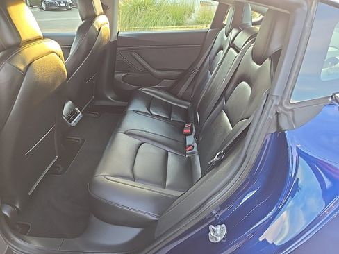 Used 2018 Tesla Model 3 Mid Range image 21