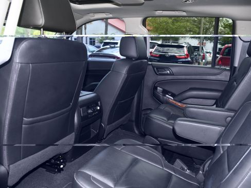 Used 2020 Chevrolet Suburban Premier AWD/4WD image 17