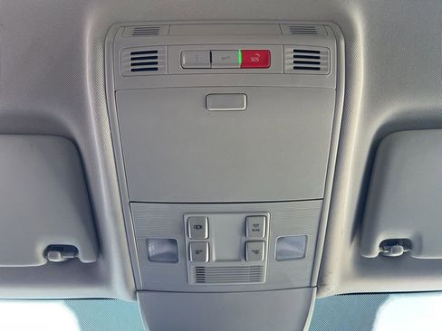 Used 2024 Volkswagen Taos SE image 24