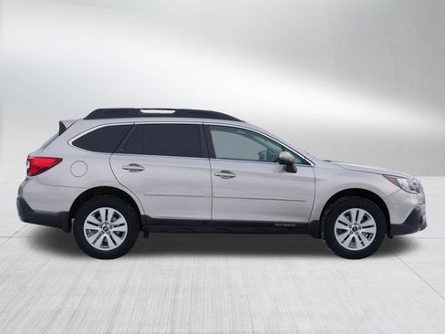 Used 2019 Subaru Outback 2.5i Premium image 8