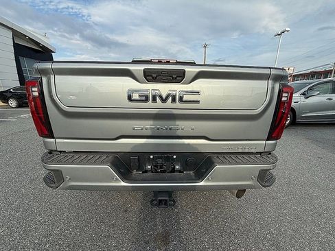 Used 2025 GMC Sierra 2500 Denali Ultimate image 4