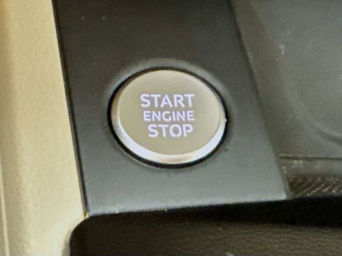 Used 2020 Audi A4 2.0T Premium w/ Convenience Package image 18