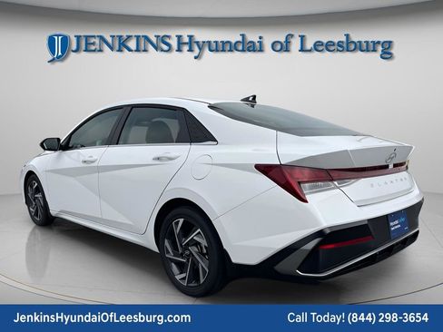 New 2025 Hyundai Elantra Limited image 7