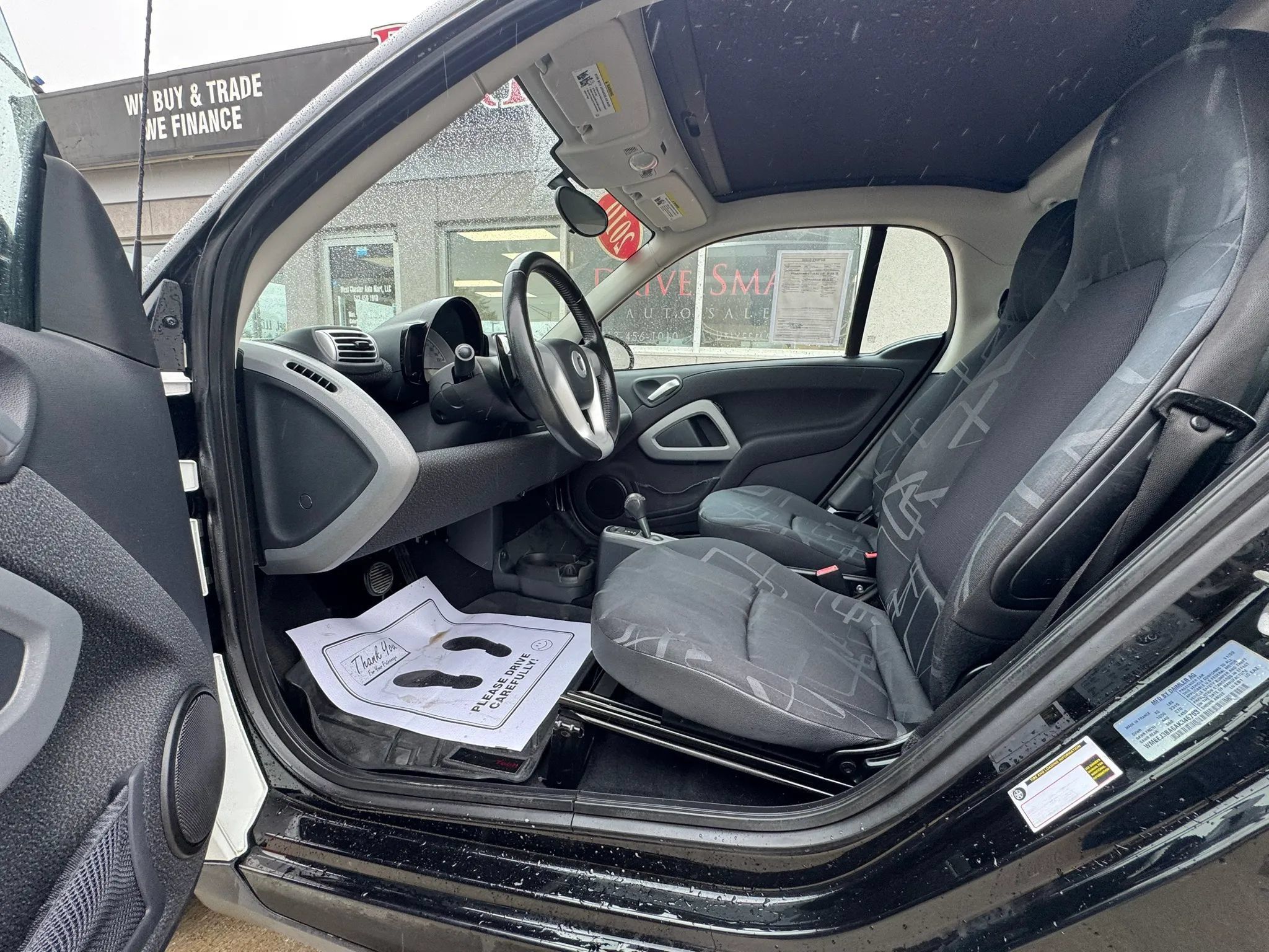 Used 2010 smart fortwo pure RWD image 6