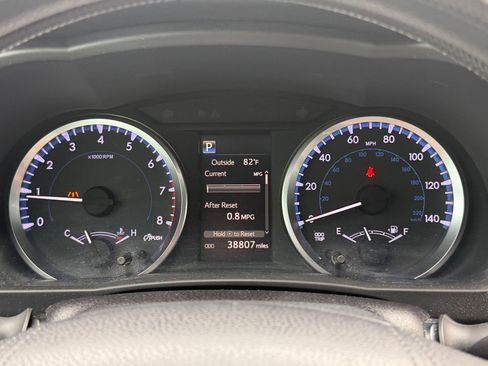 Used 2017 Toyota Highlander LE image 17