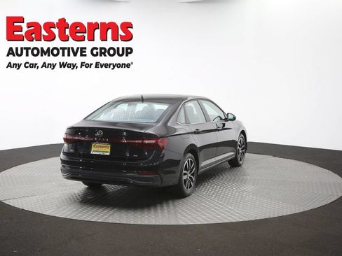 Used 2025 Volkswagen Jetta SE FWD image 40