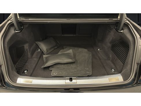 Used 2024 Audi S8 w/ S8 Comfort Plus Package AWD/4WD image 29