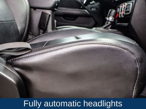 Used 2022 Jeep Wrangler Unlimited Sahara image 16