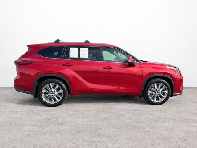 Used 2024 Toyota Highlander Limited AWD/4WD image 6